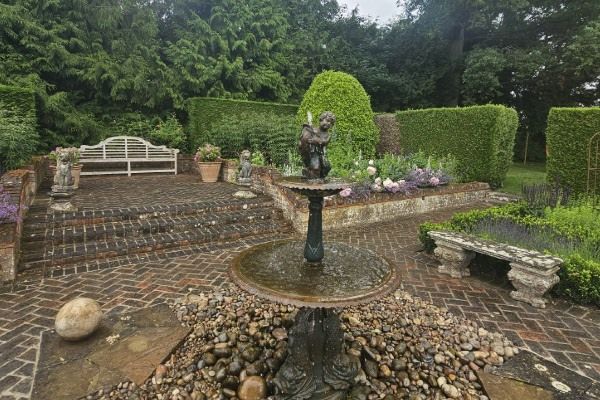 Eddington House Gardens